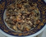Foto langkah ke 1 dari resep Kerang Masak Asem-asem khas Semarang.