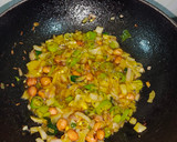 A picture of step 3 of Kanda Poha.