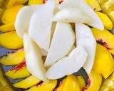 Foto del paso 2 de la receta: 🥮TORTA🥮 INVERTIDA DE 🍐PERA 🍐 Y 🍑 DURAZNO🍑
