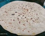 A picture of step 3 of Mooli ka paratha.