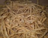 Foto langkah ke 5 dari resep Cimi - Cimi / Stik Bawang (tanpa telur).