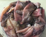 Foto del paso 1 de la receta: Chipirones flambeados al brandy con pasta