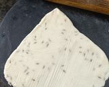 A picture of step 3 of Sago flour namkeen paratha.