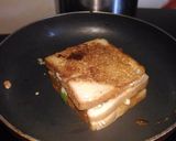 A picture of step 9 of Chilly cheese sandwich.
