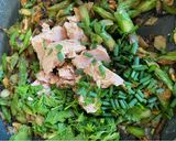 Une image de l'étape 2 de Farfalle aux asperges vertes et au thon.