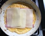 Foto del paso 2 de la receta: OMELETTE DE JAMÓN Y QUESO 🥚🧀