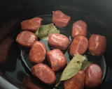 Foto del paso 3 de la receta: Chorizos al vino en olla de cocción lenta crockpot