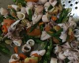 Foto langkah ke 3 dari resep Tumis cumi & tempe cabe hijau.