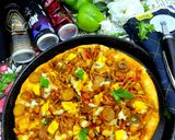 عکس مرحله 2 از دستور پیتزا با تاپینگ گوشت و سوسیس با خمیر فوری ۱۰ دقیقه ای solmaz