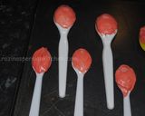 A picture of step 7 of Chocolate flowers.