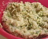 Foto del passaggio 3 della ricetta Schiacciatine di patate e zucchine senza uova