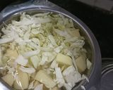 A picture of step 1 of Pata gobhi.
