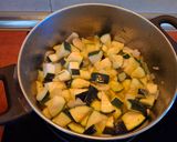 A picture of step 1 of Chilled Zucchini and Melon Soup.