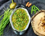 A picture of step 3 of Baingan Vatana Curry.