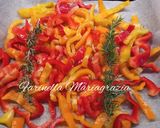 Foto del passaggio 2 della ricetta Peperoni al forno con Robiola 👩‍🍳❤️