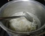 A picture of step 1 of Turkay walay chawal.
