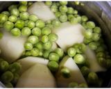 A picture of step 1 of Aloo Matar Patties.