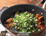 (影音)【60秒一道菜】- 蔥炸彈雞肉蓋飯的食譜步驟4照片