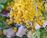 Foto del paso 2 de la receta: Ensalada con pollo empanado