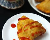 A picture of step 4 of Poha Samosa.