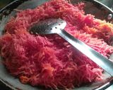 A picture of step 1 of Jaggery Gajar Halwa.