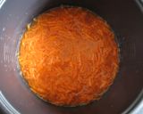 A picture of step 2 of Carrot Takikomi Gohan.