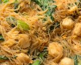 Foto langkah ke 6 dari resep Bihun Goreng Bakso Ikan.