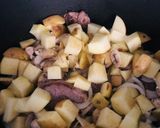Foto del paso 2 de la receta: Bifes a la cacerola con papas y champiñón