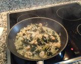 Foto del paso 4 de la receta: Arroz con gambas y acelgas