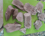 Foto del paso 1 de la receta: Lengua estofada con vino tinto