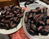 Foto langkah ke 5 dari resep Kuker kurma coklat isi kacang mete.