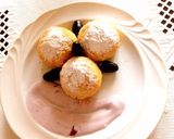 Hamis túrógombóc kölesből, áfonya dzsemmes tejföllel. Gm, lm recept fázis 4 fotója