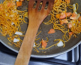 Foto del paso 6 de la receta: Caldo de frijol con fideos y huevo