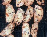 Hình bước làm 5 của món Biscotti sắc màu đón Tết
