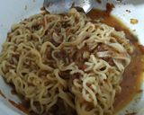 Foto langkah ke 3 dari resep Omelet Mie.