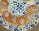 A picture of step 3 of Rava puri chat.
