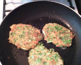 Foto del paso 3 de la receta: Tortitas de brócolis y zanahoria