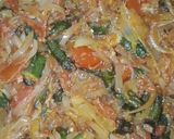 A picture of step 5 of Pyazi bhindi.