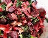 Foto del paso 5 de la receta: Ensalada de pasta tibia con betabel y kale