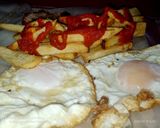 Foto del paso 3 de la receta Un clásico, huevos fritos con patatas y lomo