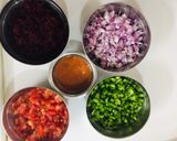 A picture of step 1 of Maisur masala gravy.