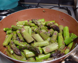 Foto del paso 3 de la receta: Espárragos salteados