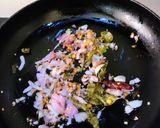 A picture of step 2 of Sooji Upma.
