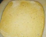 A picture of step 2 of Leftover dal paratha.