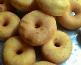 Foto langkah ke 4 dari resep Donat Coklat Keju empuk banget.
