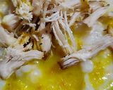 Foto langkah ke 7 dari resep Bubur Ayam Kuah Kuning.