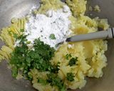 A picture of step 1 of Aloo Matar Tikki Chole Chaat.