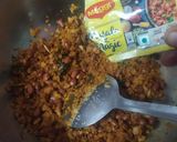 लेफ्ट ओवर रोटी पोहा (Left Over Roti Poha recipe in Hindi) रेसिपी चरण 5 फोटो