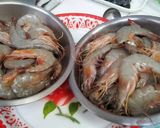 รูปขั้นตอนการทำที่ 1 ของ กุ้งทะเลนึ่งเกลือ