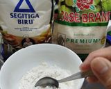 Foto langkah ke 1 dari resep Bolu Kukus Ubi Ungu.